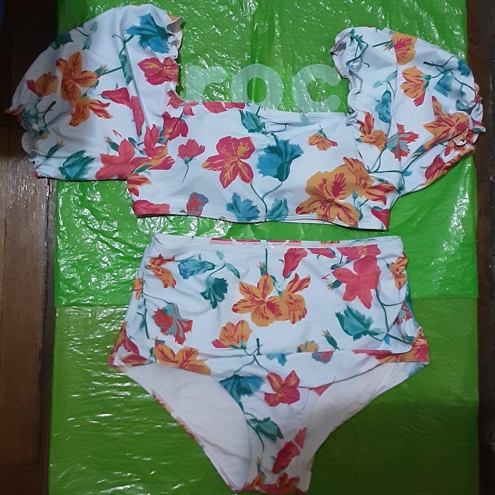 Zexxxy Fkoral Ruffle Puff Shoulders High Waisted Swimsuit 2 Piece Size Large.